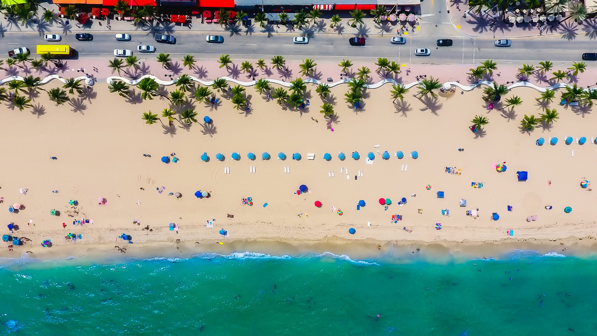 1 semaine en Floride : Vue de drone d'une plage de Miami