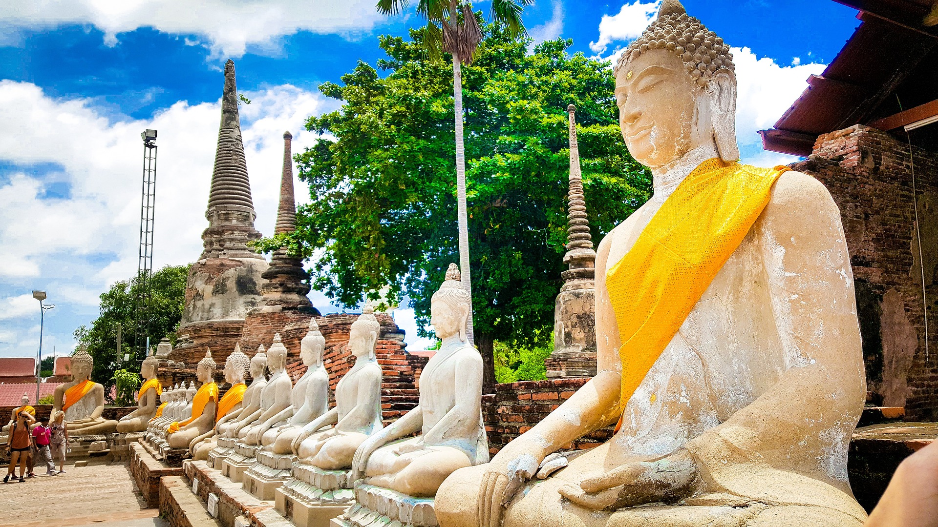 Inscrite au patrimoine mondial de l’UNESCO, la ville d'Ayutthaya regorge de pépites et nombreux temples anciens. Un peu comme peut l'être Angkor Wat au Cambodge, vous allez apprécier une richesse d'un temps ancienne et d'une époque révolue.