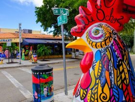 Longue rue à l'ambiance Cubaine, Calle Ocho est le cœur du pays à Miami. Visiter Little Havana est un peu comme changer de pays le temps d'un instant, tant l'atmosphère Cubaine s'est imprégnée sur le lieu.