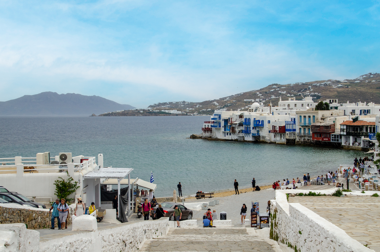 Direction les Cyclades pour votre prochain voyage, dont 4 jours à Mykonos. Entre visite et farniente, vous allez découvrir une destination pleine de ressource qui vous laissera sans voix. 