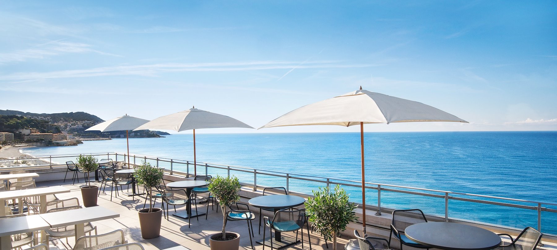 Rooftop à Nice : Le rooftop du méridien, sur les bord de la mer méditérannée.