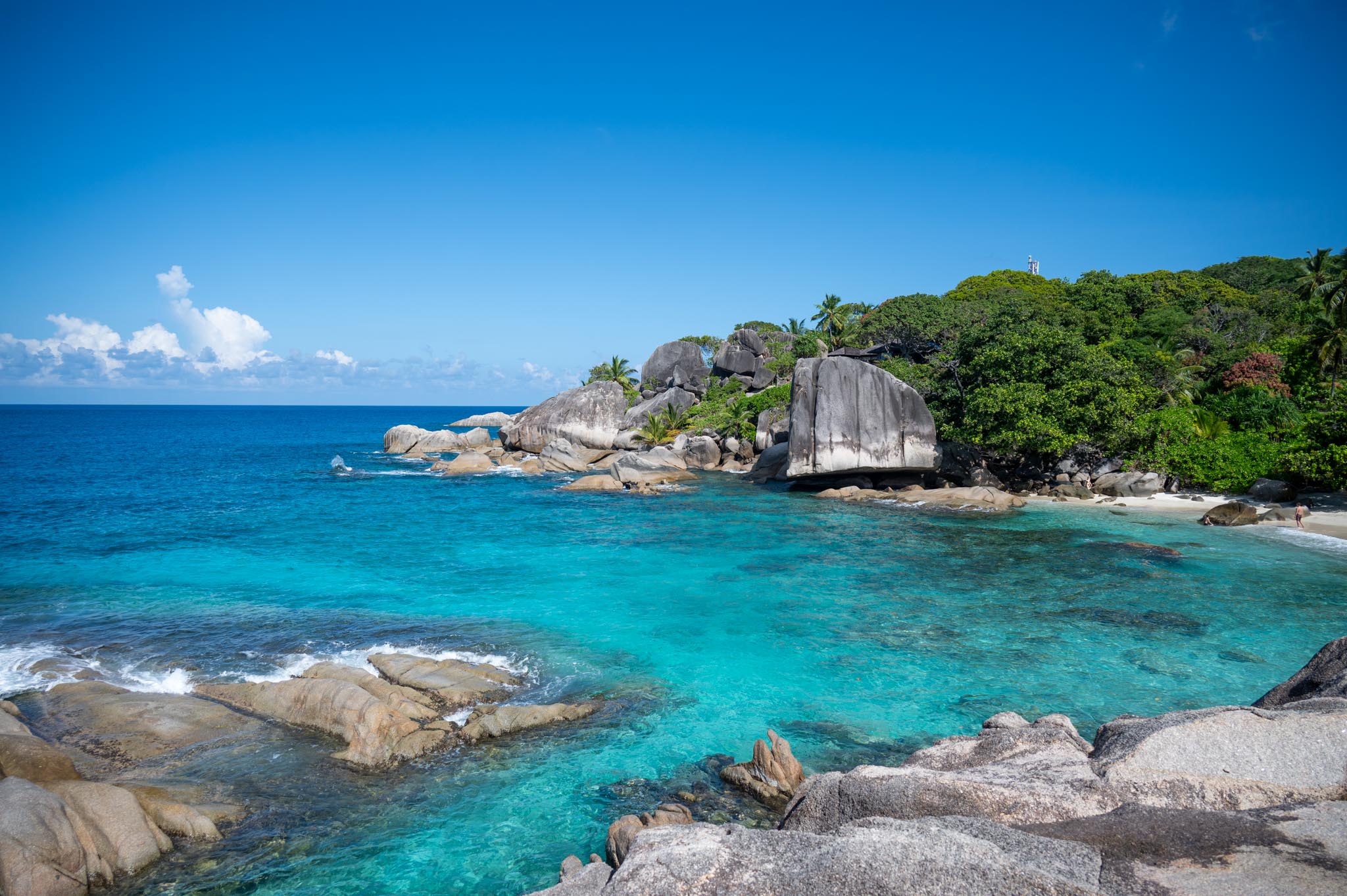 combien de temps rester aux Seychelles : plage Felicite Six Senses 